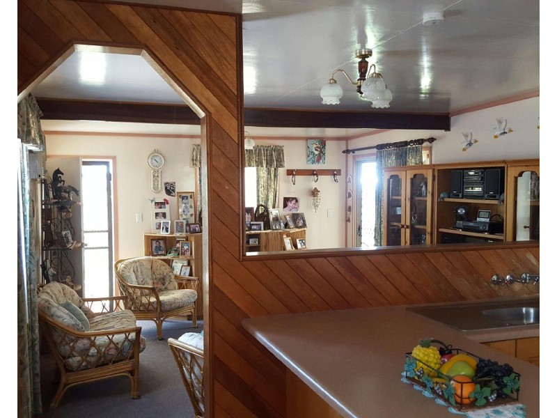 20 Beaconsfield Street, Hughenden QLD 4821