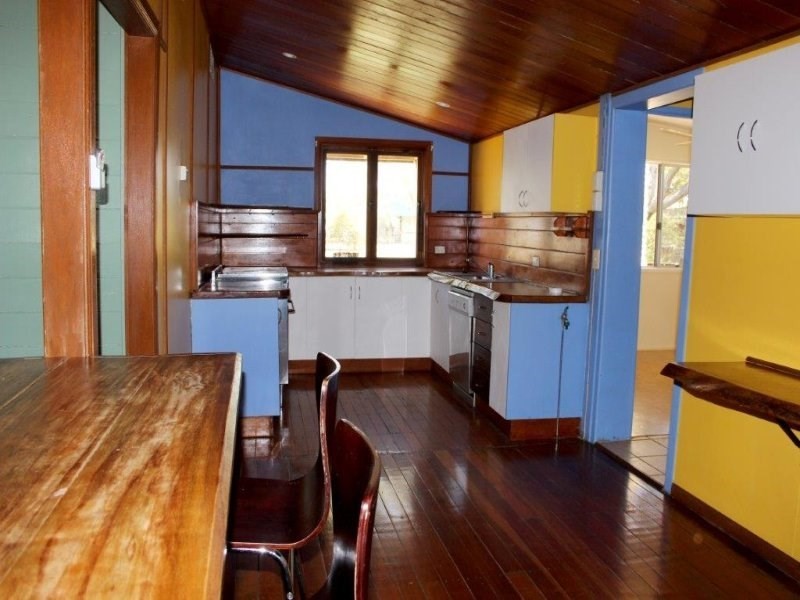 4 Bond Lane, Hughenden QLD 4821