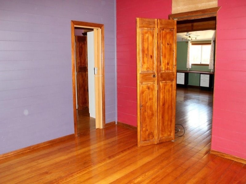 4 Bond Lane, Hughenden QLD 4821