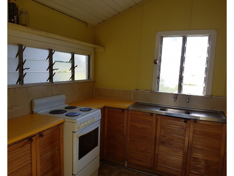 8-10 Goldring Street, Hughenden QLD 4821