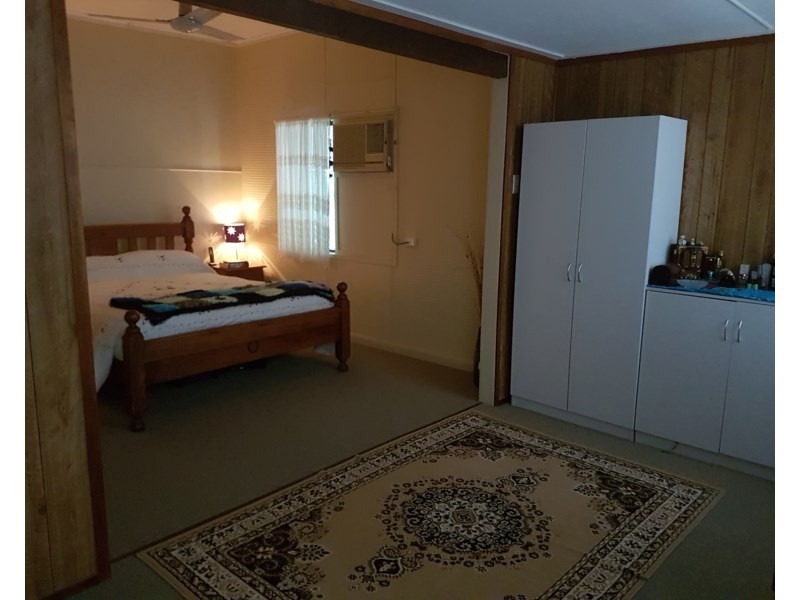 4 Winton Road, Hughenden QLD 4821