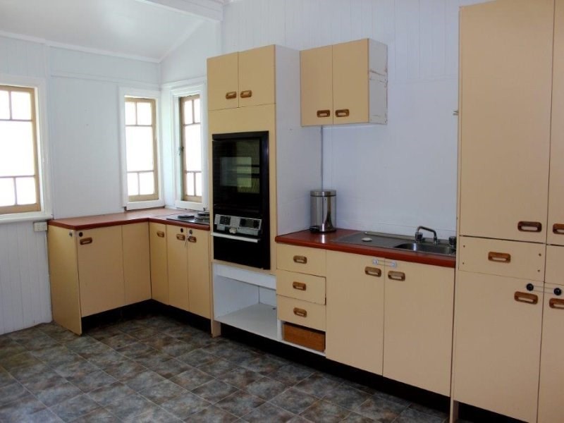 9 Brodie Street, Hughenden QLD 4821