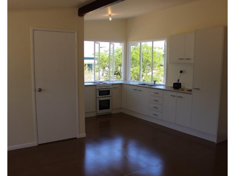 15 Mowbray Street, Hughenden QLD 4821