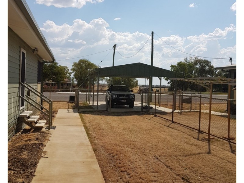 Unit 1/2 101 Crawford Street, Richmond QLD 4822