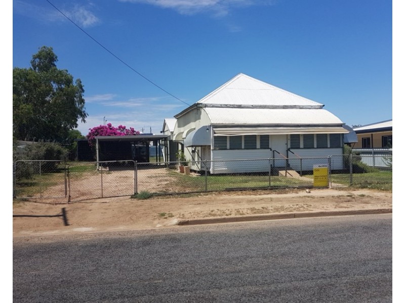 2 Goldring Street, Hughenden QLD 4821