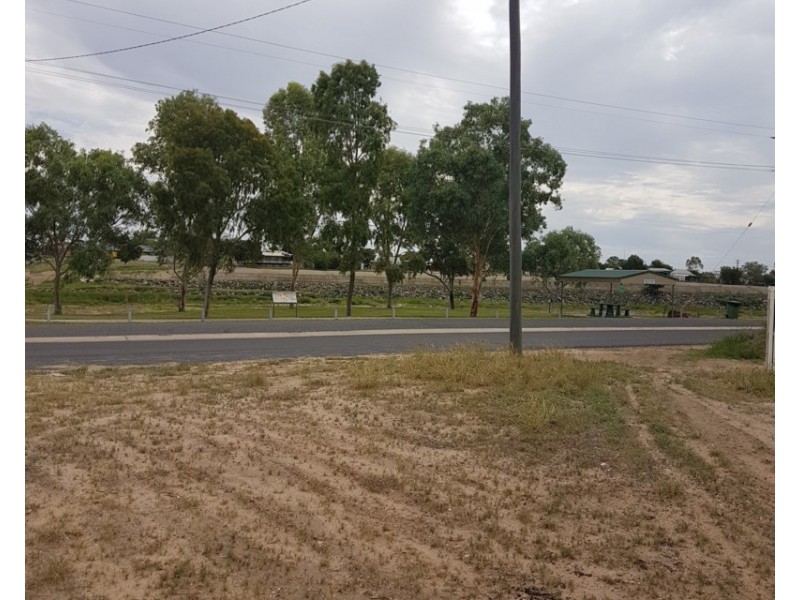 2 Little Avenue, Hughenden QLD 4821