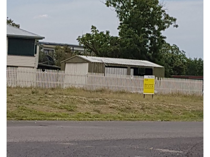 2 Little Avenue, Hughenden QLD 4821