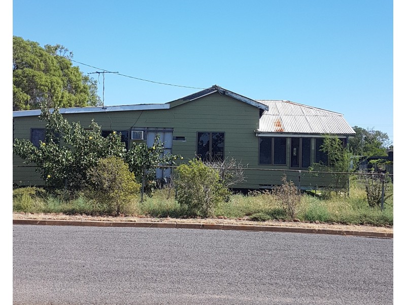 13 Page Street, Hughenden QLD 4821