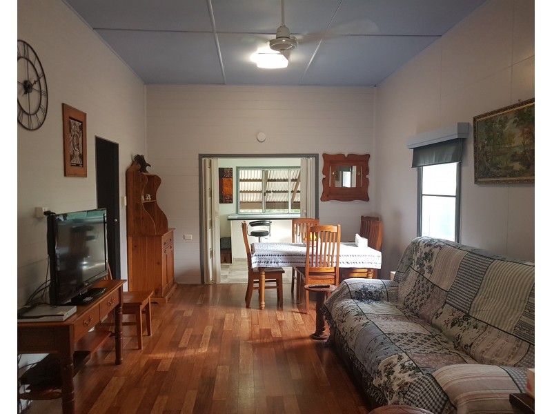 27-29 Beaconsfield Street, Hughenden QLD 4821