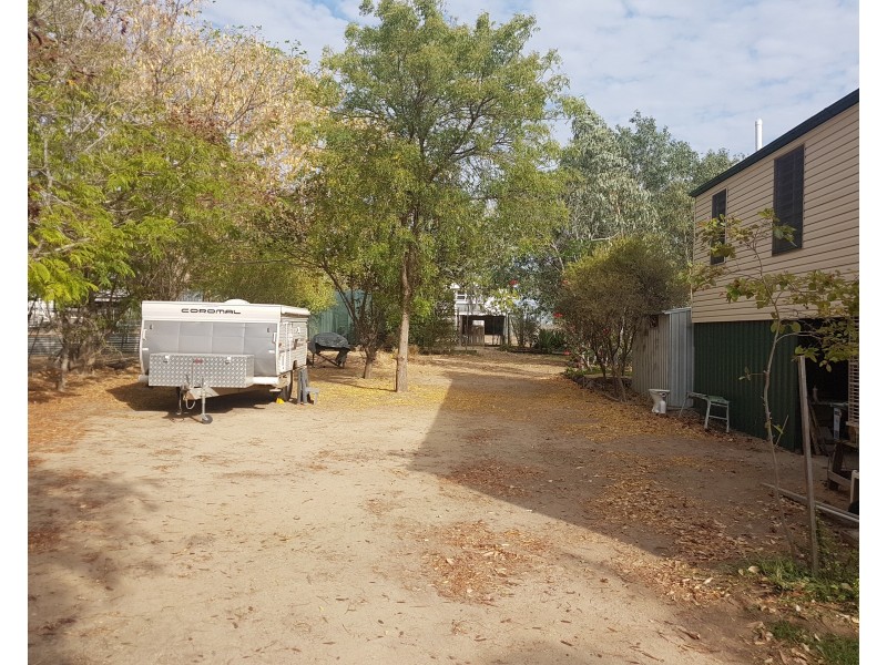 27-29 Beaconsfield Street, Hughenden QLD 4821