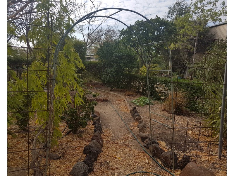 27-29 Beaconsfield Street, Hughenden QLD 4821