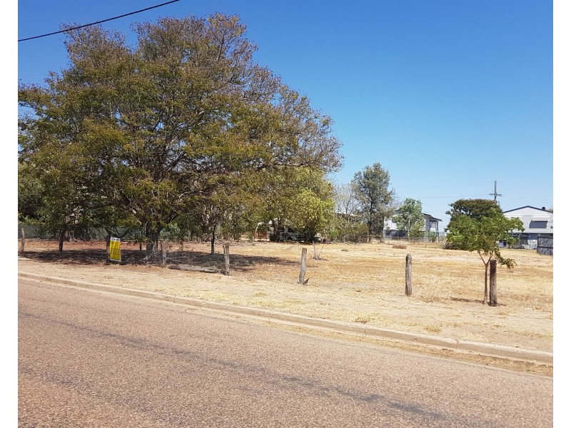 23-25 Beaconsfield Street, Hughenden QLD 4821