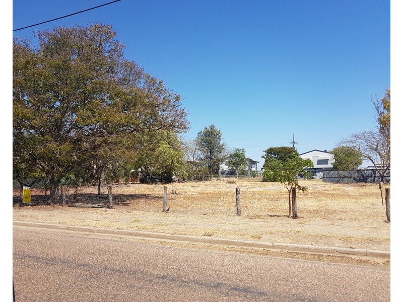 23-25 Beaconsfield Street, Hughenden QLD 4821