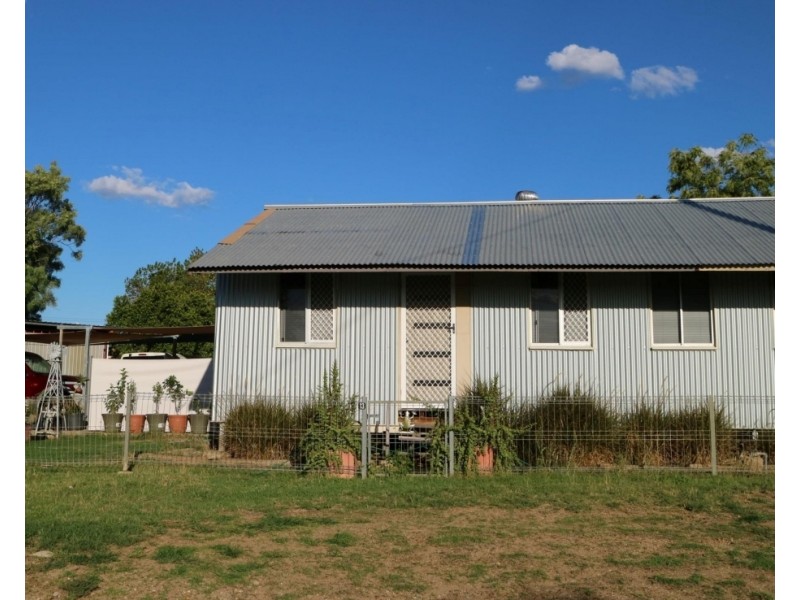 13 Resolution Street, Hughenden QLD 4821