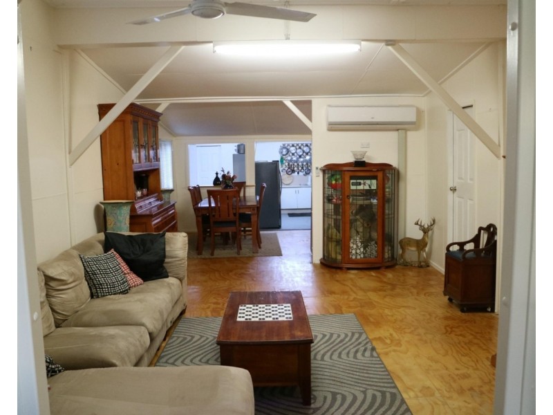 13 Resolution Street, Hughenden QLD 4821