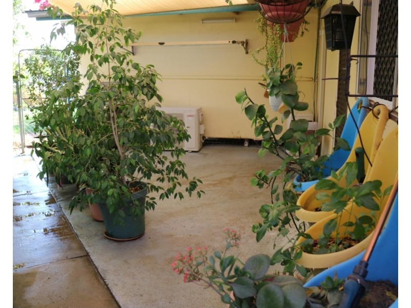 13 Resolution Street, Hughenden QLD 4821