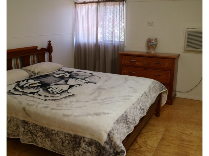 13 Resolution Street, Hughenden QLD 4821