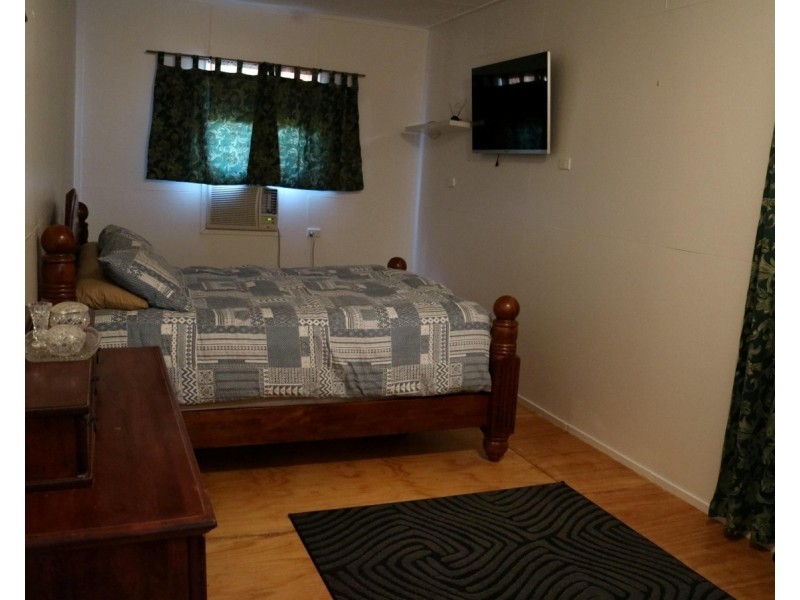 13 Resolution Street, Hughenden QLD 4821