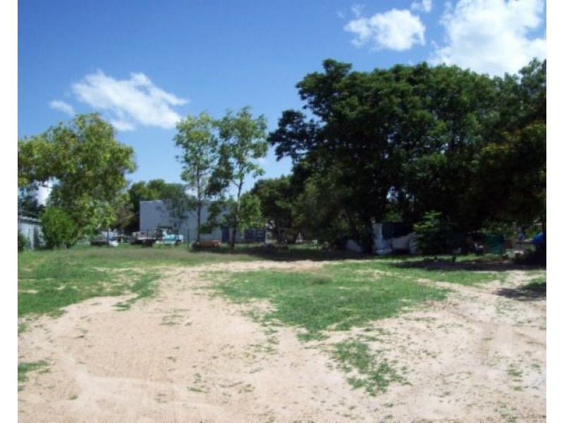 8 Victoria Street, Hughenden QLD 4821