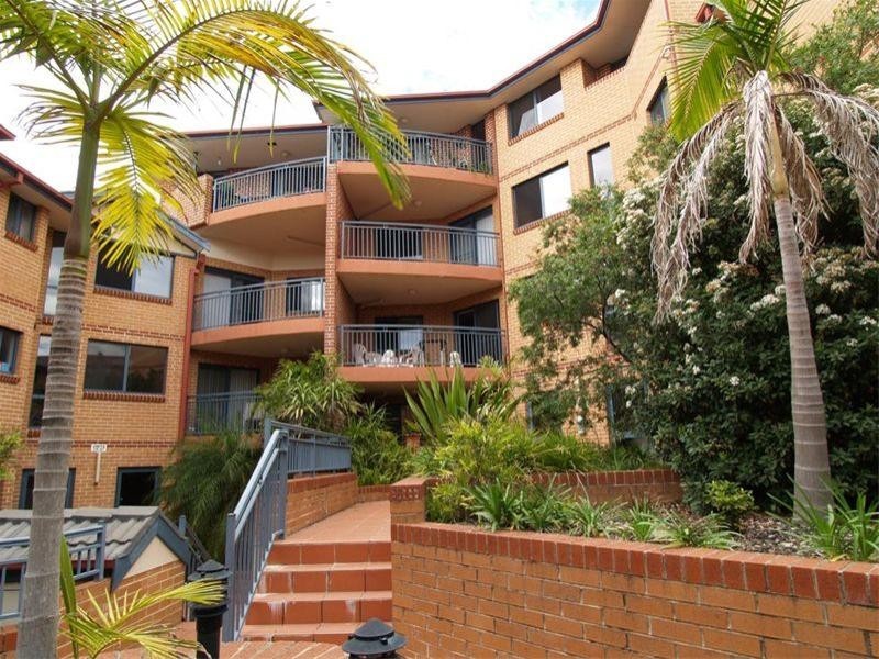 Level 1 31/12-14 Clubb Crescent, Miranda NSW 2228