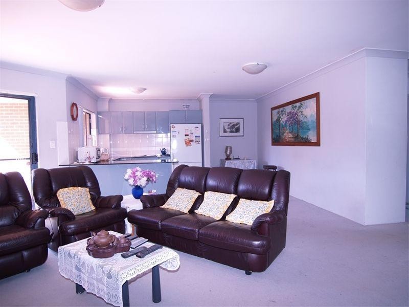 Level 1 31/12-14 Clubb Crescent, Miranda NSW 2228