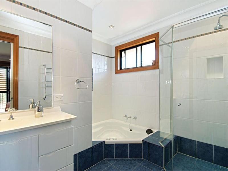 19 Vista Heights Road, Miranda NSW 2228