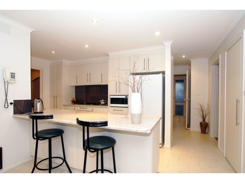 3 Blackfriars Close, Wantirna VIC 3152