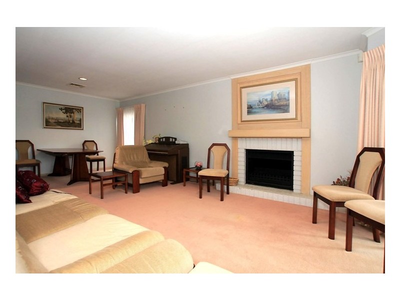 28 Cathies Lane, Wantirna South VIC 3152