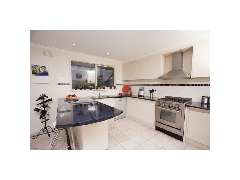 14 Amersham Drive, Wantirna VIC 3152