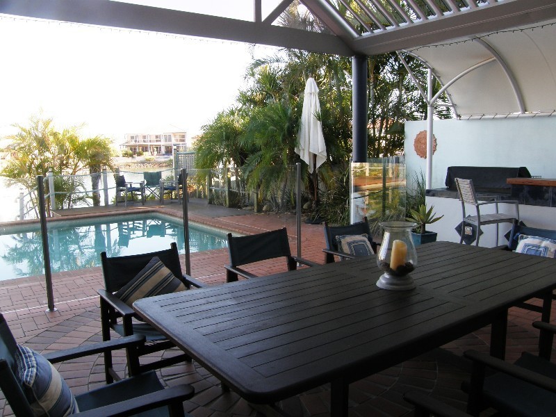 7 Beaufort Court, Raby Bay QLD 4163