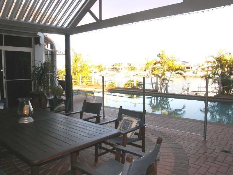 7 Beaufort Court, Raby Bay QLD 4163