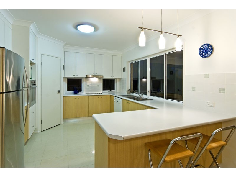 16 Whepstead Avenue, Wellington Point QLD 4160