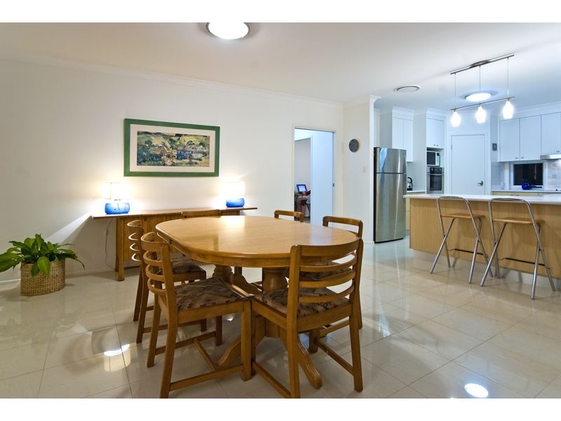 16 Whepstead Avenue, Wellington Point QLD 4160