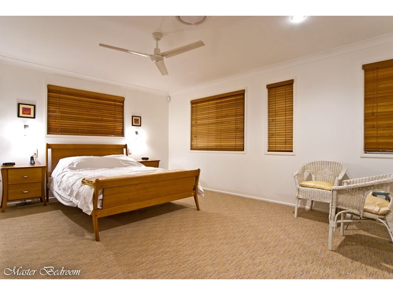 16 Whepstead Avenue, Wellington Point QLD 4160