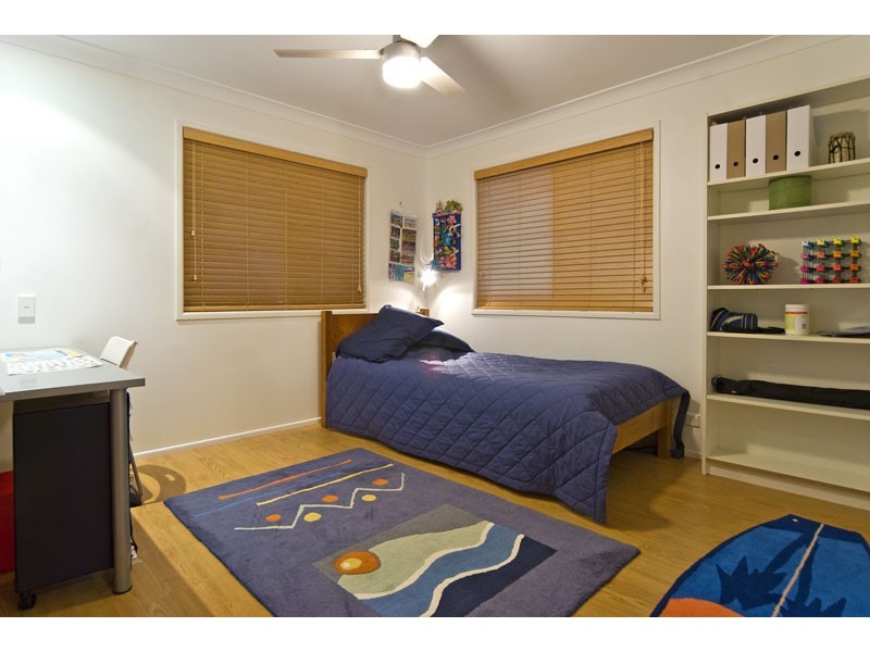 16 Whepstead Avenue, Wellington Point QLD 4160
