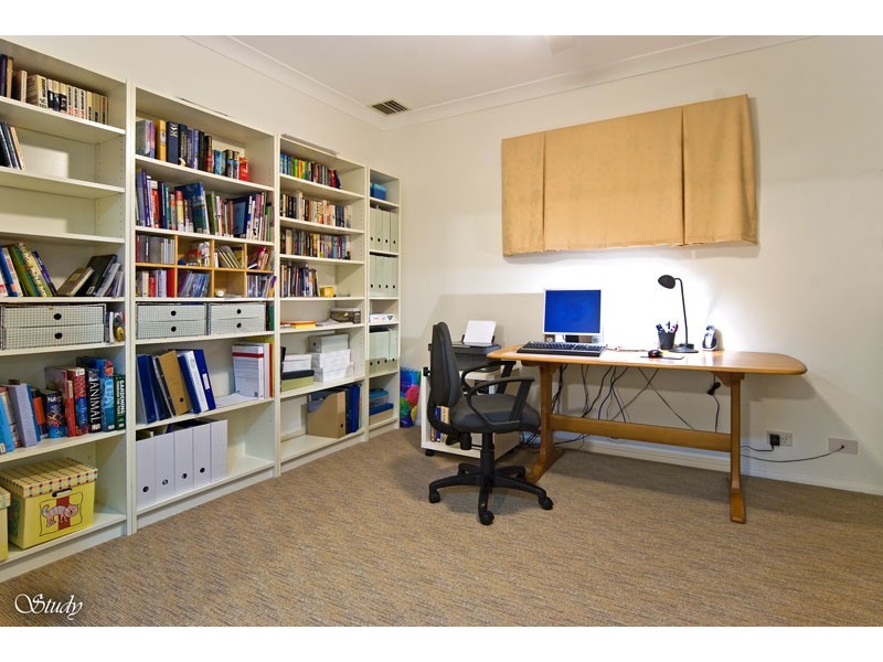 16 Whepstead Avenue, Wellington Point QLD 4160