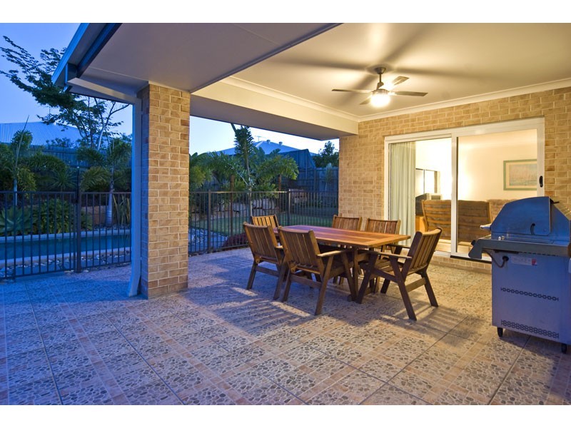 16 Whepstead Avenue, Wellington Point QLD 4160