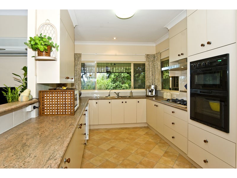 1 Fernbourne Road, Wellington Point QLD 4160