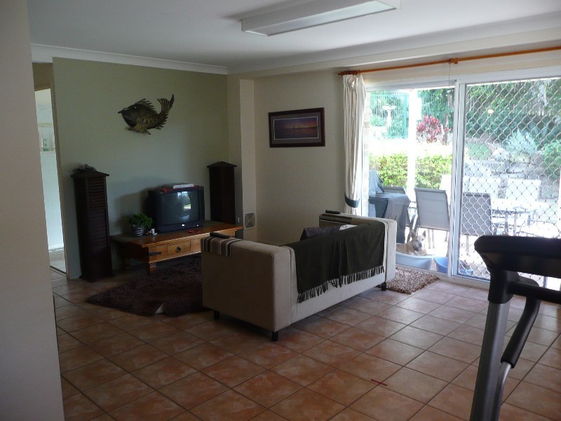 1 Ron Street, Birkdale QLD 4159