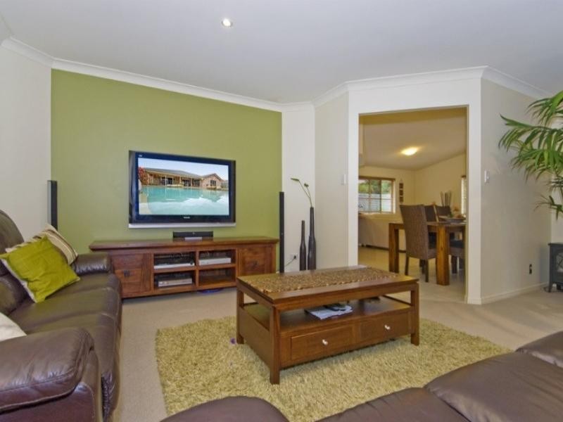 8 Marcel Place, Wellington Point QLD 4160