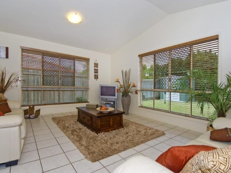 8 Marcel Place, Wellington Point QLD 4160