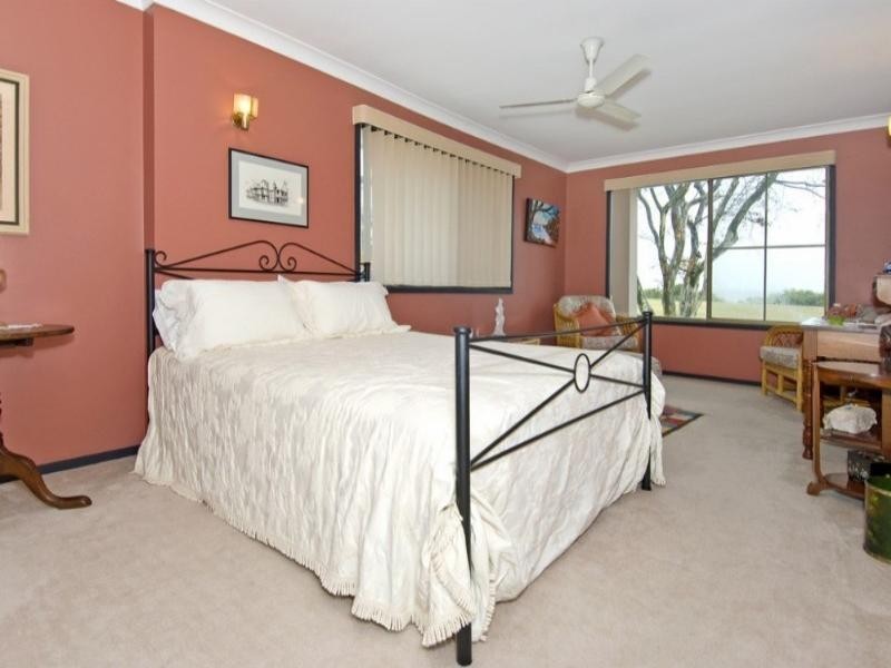 72 Makaha Drive, Birkdale QLD 4159