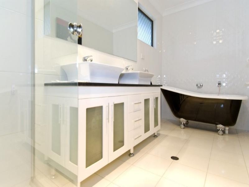 72 Makaha Drive, Birkdale QLD 4159