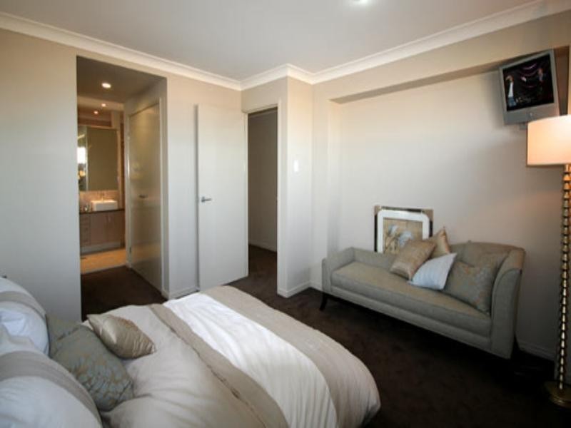 21 Hoskins Drive, Wellington Point QLD 4160