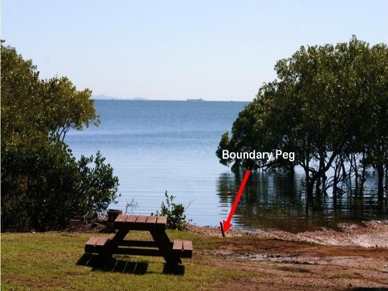33 Blue Bay Crescent, Perulpa Island QLD 4184