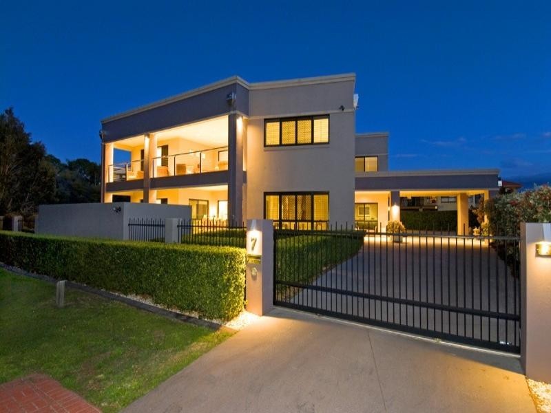 7 Allan Day Drive, Wellington Point QLD 4160