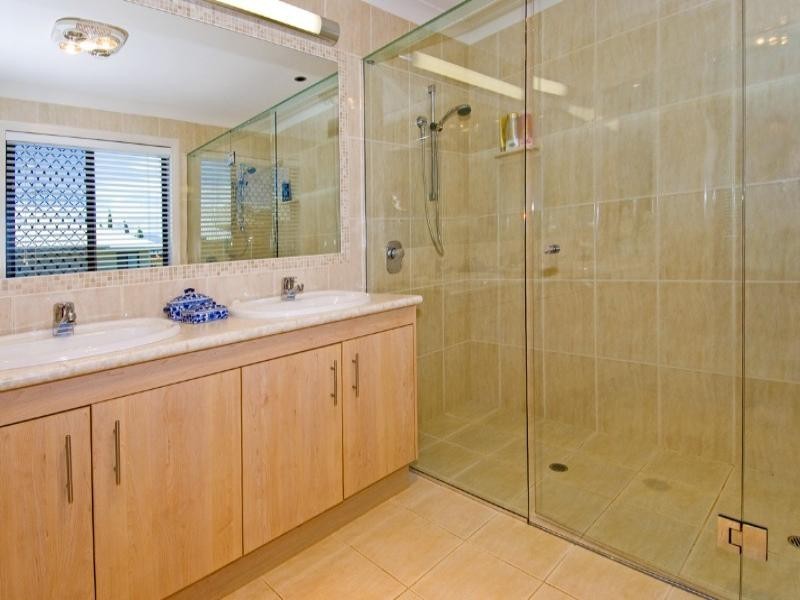 7 Allan Day Drive, Wellington Point QLD 4160