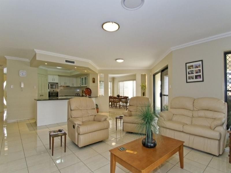 11 North Haven Place, Wellington Point QLD 4160