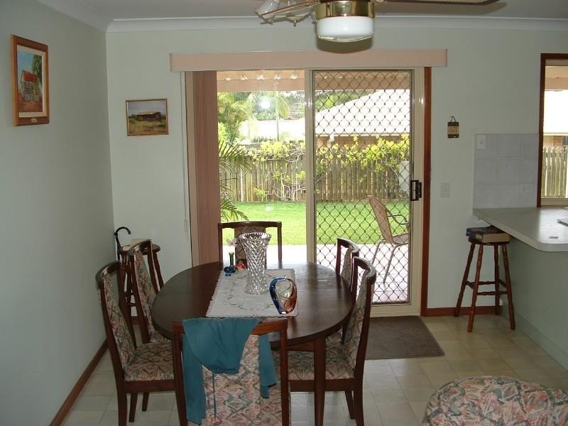 2 Roberts Street, Wellington Point QLD 4160