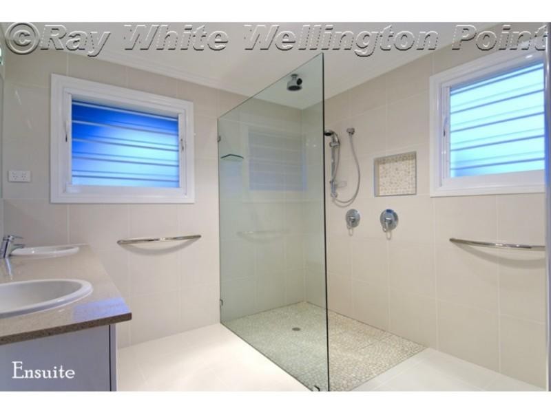 25 Downwind Court, Birkdale QLD 4159